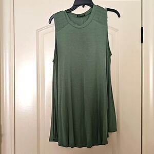 14/16 lane bryant green tunic tank smocked shoulders